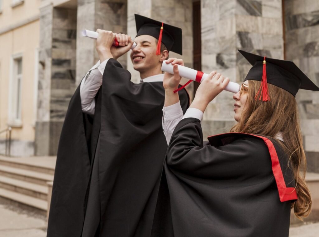 formandos de universidade no Canadã ou College no Canadã, que gosta de estudar no canadã e quer trabalhar no canadã