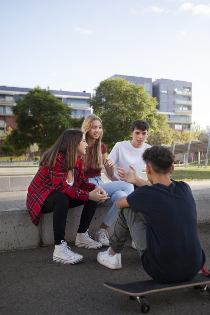 turma de um curso de idiomas no Canadá um deles estuda curso de francês no canadá e os outros curso de inglês no canadá